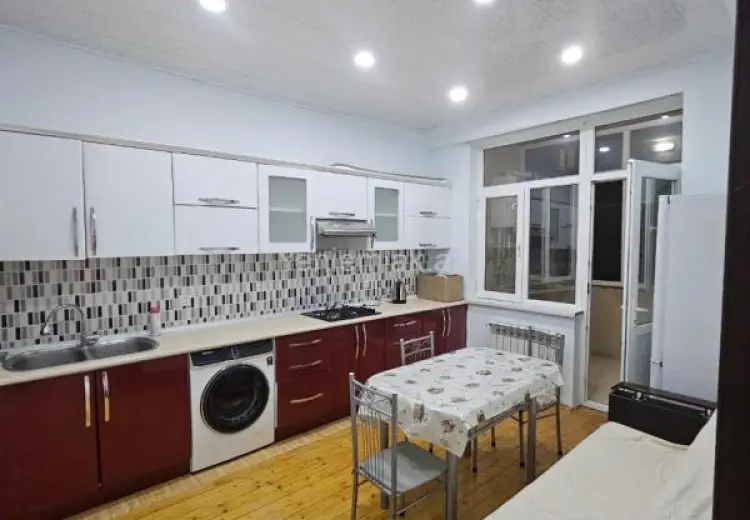 750 AZN - 3 otaqlı mənzil Kirayə (aylıq), Xətai, Bakı