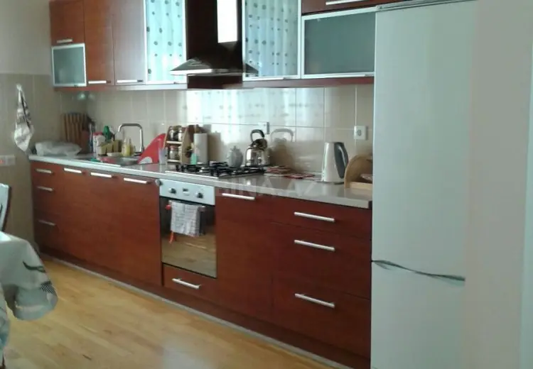 600 AZN - 6 otaqlı mənzil Kirayə (aylıq), Lənkəran