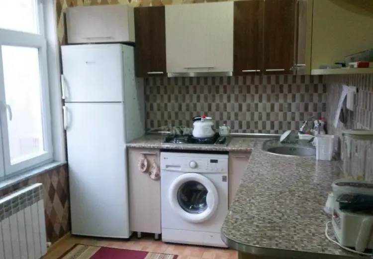 650 AZN - 4 otaqlı mənzil Kirayə (aylıq), Gəncə