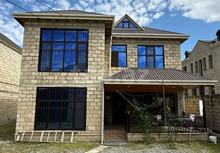 115 000 AZN - 4 otaqlı mənzil , Yevlax