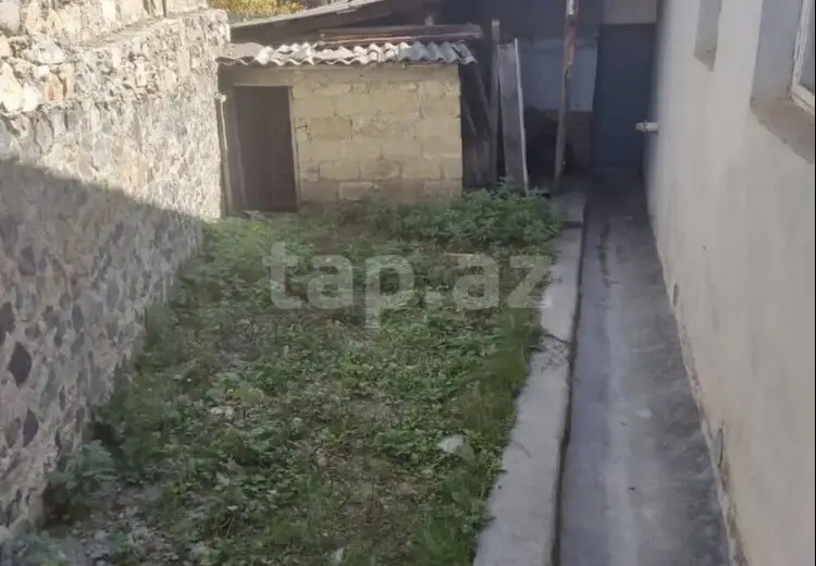 230 000 AZN - 8 otaqlı mənzil , Gədəbəy