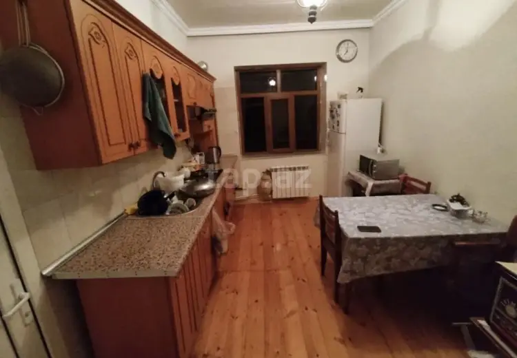 230 000 AZN - 8 otaqlı mənzil , Gədəbəy
