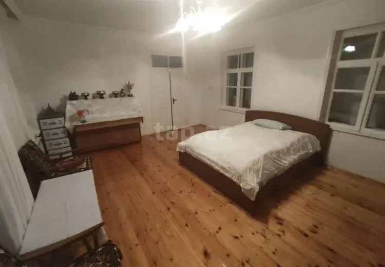 230 000 AZN - 8 otaqlı mənzil , Gədəbəy