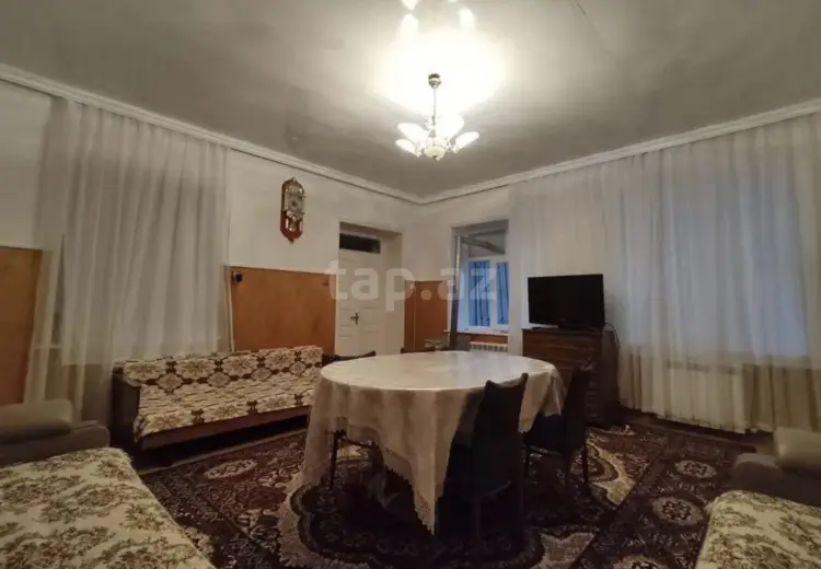 230 000 AZN - 8 otaqlı mənzil , Gədəbəy