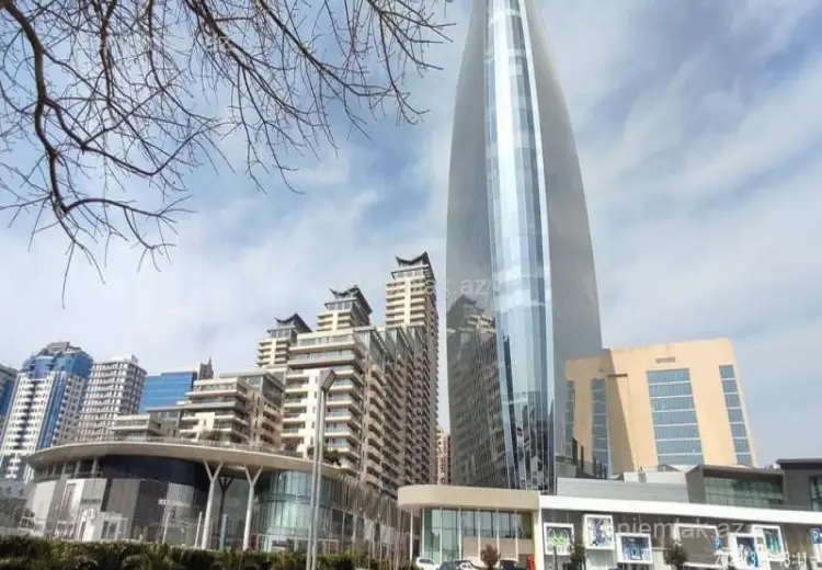 5 500 AZN - 3 otaqlı mənzil Kirayə (aylıq), Səbail, Bakı