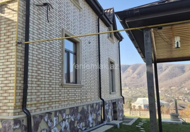 300 000 AZN - 5 otaqlı mənzil Satılır, Quba