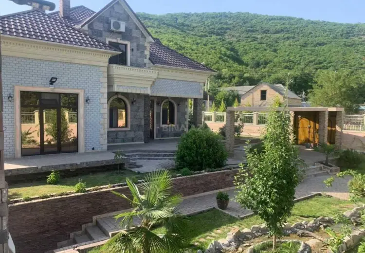 490 000 AZN - 5 otaqlı mənzil Satılır, Oğuz