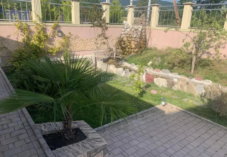 490 000 AZN - 5 otaqlı mənzil Satılır, Oğuz