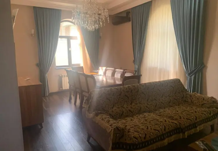 490 000 AZN - 5 otaqlı mənzil Satılır, Oğuz