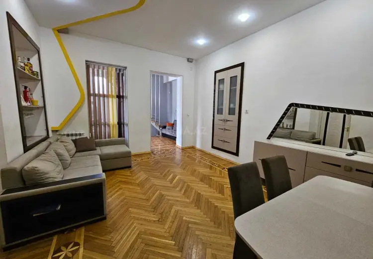 105 000 AZN - 4 otaqlı mənzil Satılır, Gəncə