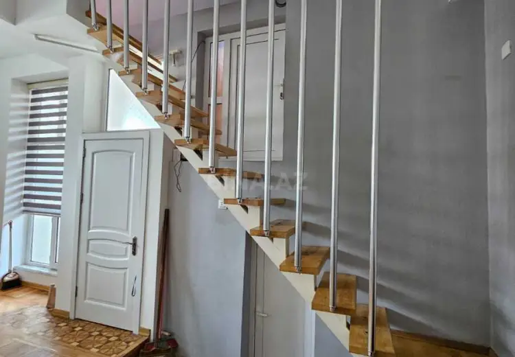 105 000 AZN - 4 otaqlı mənzil Satılır, Gəncə