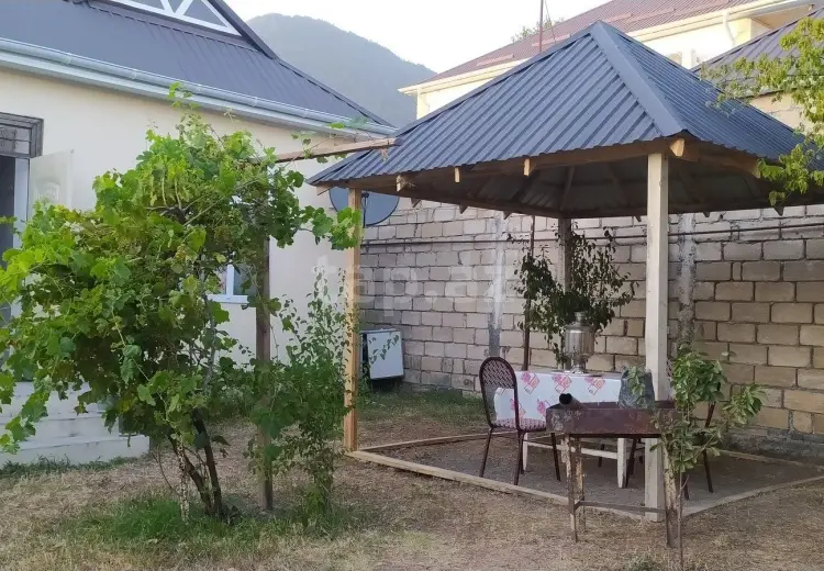 550 AZN - 3 otaqlı mənzil Kirayə (aylıq), Qəbələ