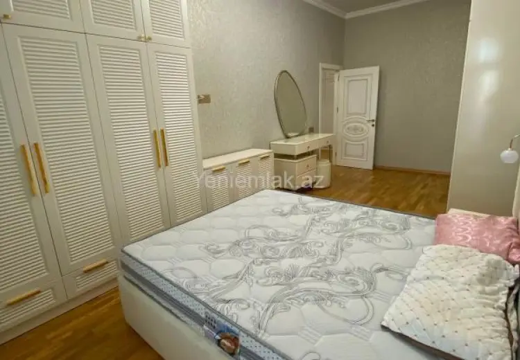 1 200 AZN - 3 otaqlı mənzil Kirayə (aylıq), 8-ci mikrorayon, Binəqədi, Bakı