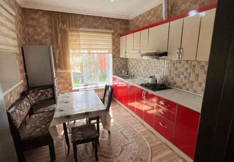 700 AZN - 4 otaqlı mənzil Kirayə (aylıq), Qəbələ
