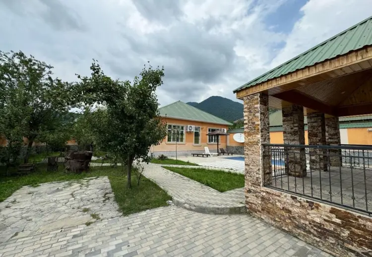 700 AZN - 4 otaqlı mənzil Kirayə (aylıq), Qəbələ