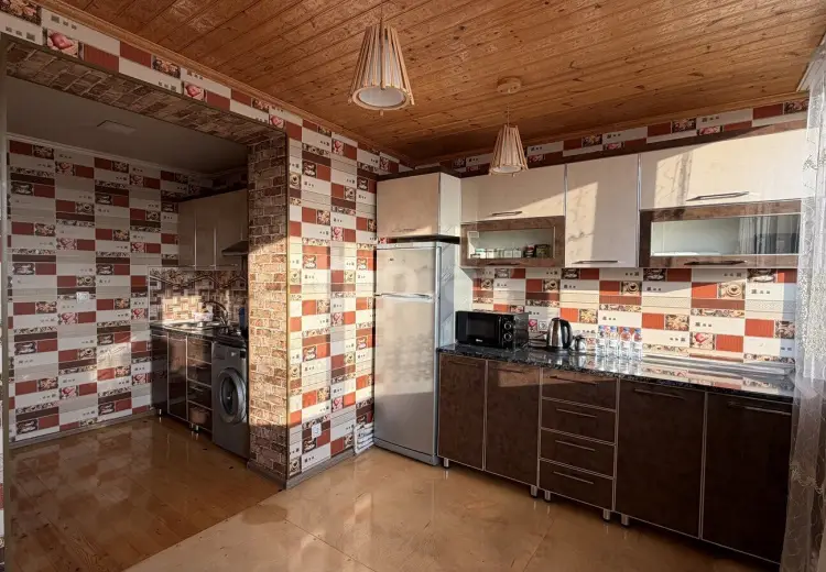 550 AZN - 3 otaqlı mənzil Kirayə (aylıq), Şəki