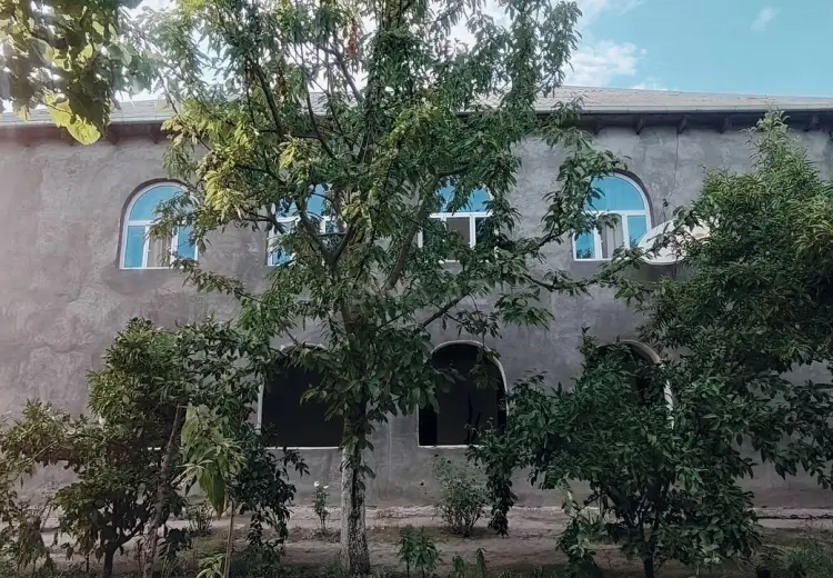 80 000 AZN - 4 otaqlı mənzil Satılır, Ağdaş