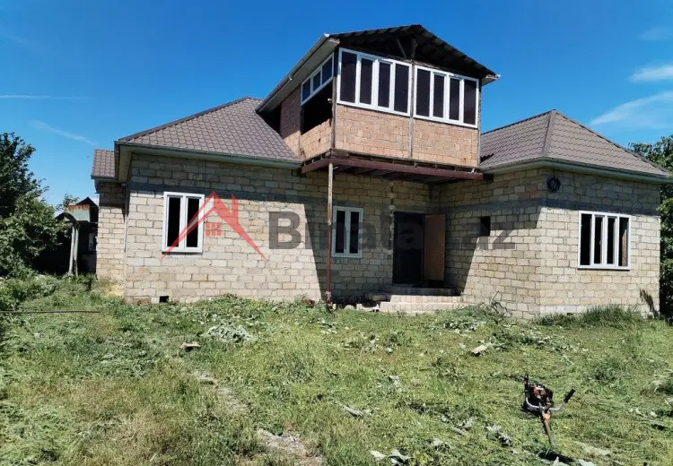 75 000 AZN - 5 otaqlı mənzil Satılır, Göyçay