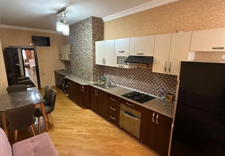 1 000 AZN - 3 otaqlı mənzil Kirayə (aylıq), Abşeron