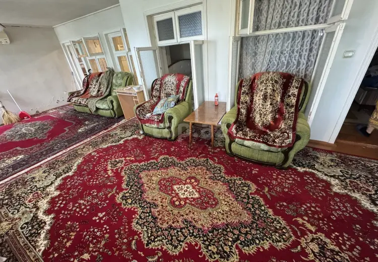 300 AZN - 7 otaqlı mənzil Kirayə (aylıq), Şəki