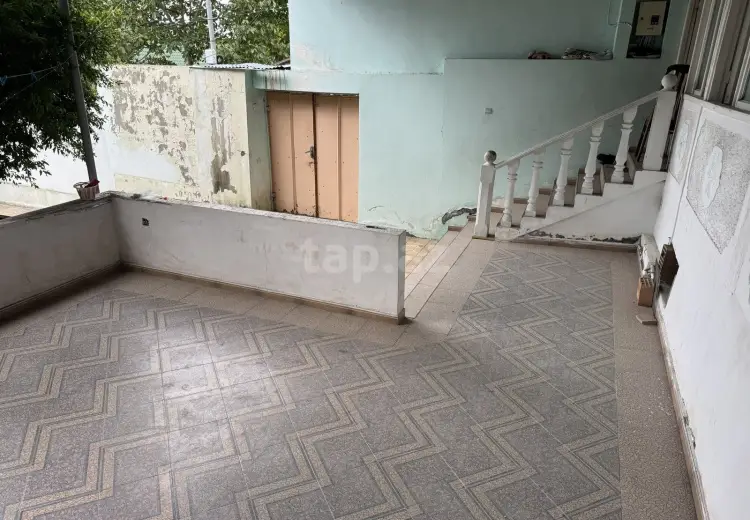 300 AZN - 7 otaqlı mənzil Kirayə (aylıq), Şəki