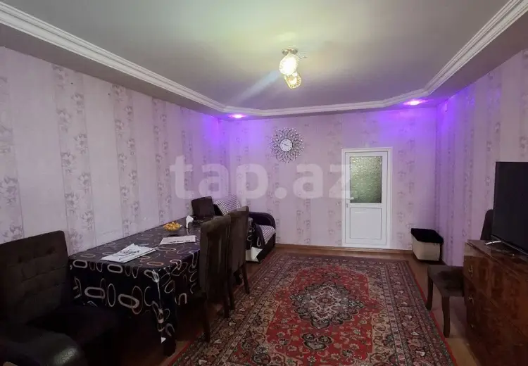54 000 AZN - 5 otaqlı mənzil , Şəki