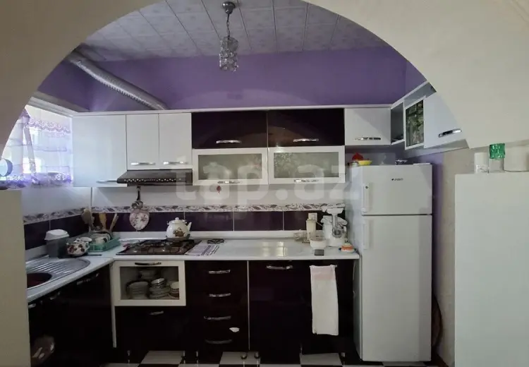 54 000 AZN - 5 otaqlı mənzil , Şəki