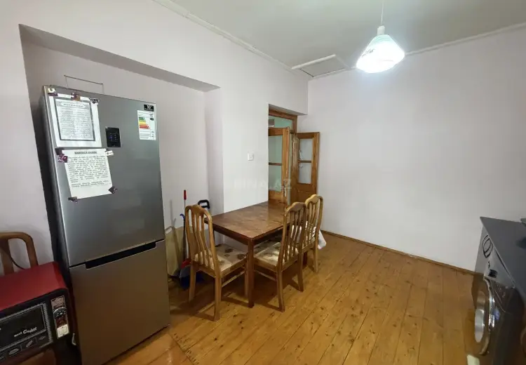 95 000 AZN - 9 otaqlı mənzil Satılır, Şəki