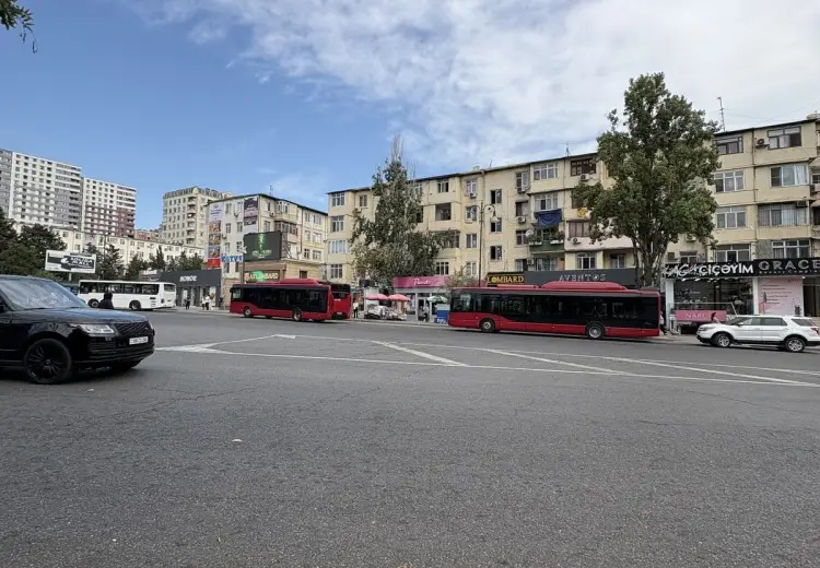 600 AZN - 3 otaqlı mənzil Kirayə (aylıq), 3-cü mikrorayon, Abşeron