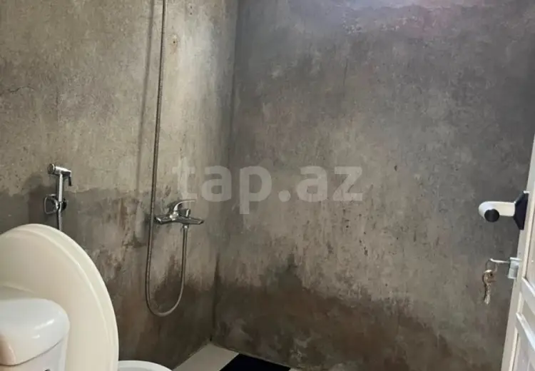 83 000 AZN - 6 otaqlı mənzil , Şəki