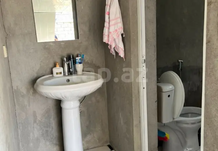83 000 AZN - 6 otaqlı mənzil , Şəki