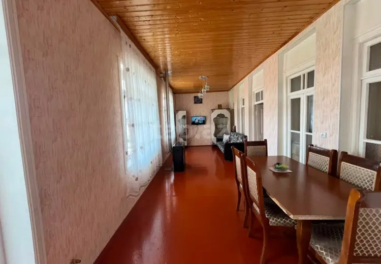 83 000 AZN - 6 otaqlı mənzil , Şəki