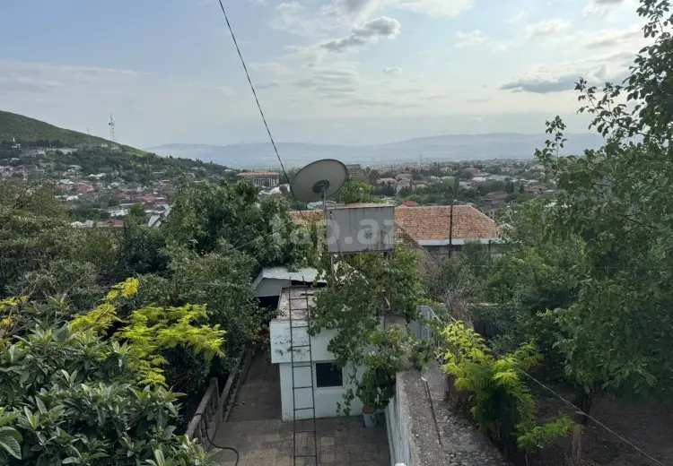 1 250 000 AZN - 7 otaqlı mənzil , Şəki