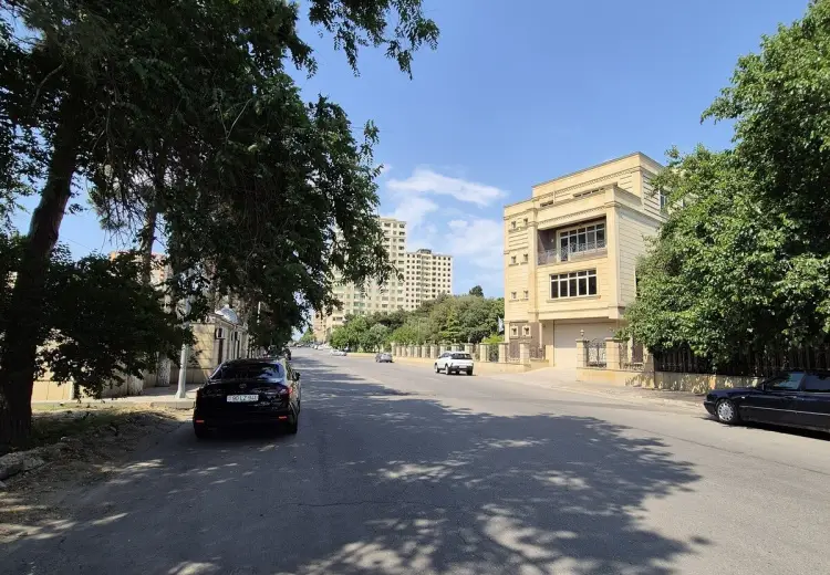 950 AZN - 4 otaqlı mənzil Kirayə (aylıq), 8-ci kilometr, Nizami, Bakı