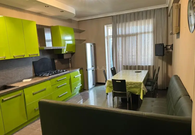 1 600 AZN - 4 otaqlı mənzil Kirayə (aylıq), Nəsimi, Bakı