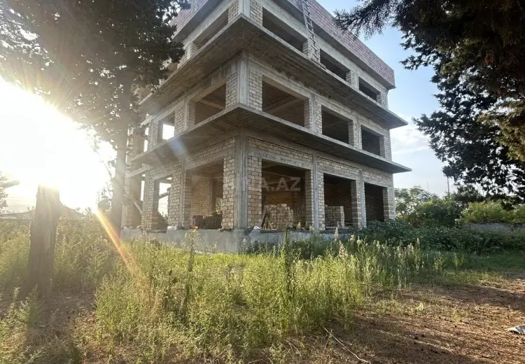 500 000 AZN - 810 m² Obyekt / Ofis Satılır, Astara