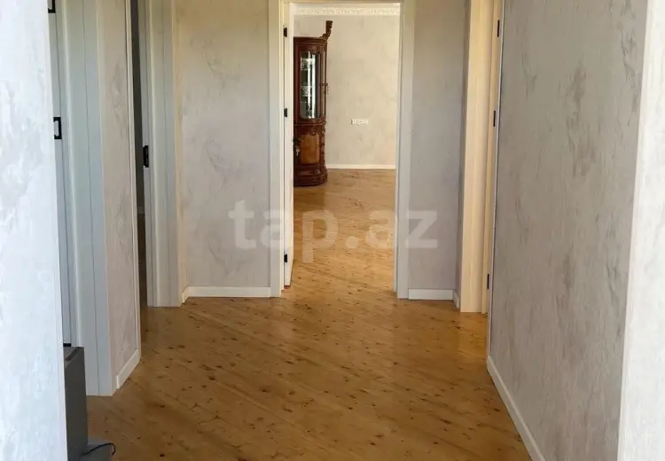 96 000 AZN - 8 otaqlı mənzil , Xaçmaz