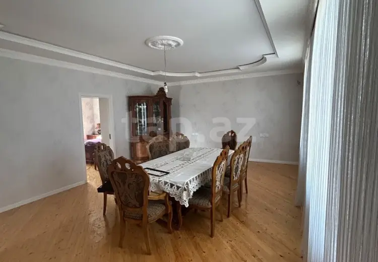 96 000 AZN - 8 otaqlı mənzil , Xaçmaz