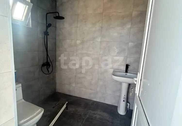96 000 AZN - 8 otaqlı mənzil , Xaçmaz