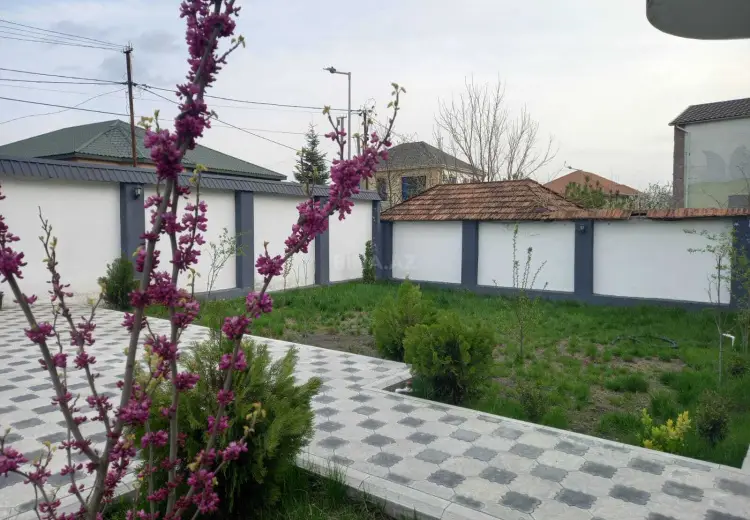 305 000 AZN - 5 otaqlı mənzil Satılır, Qəbələ