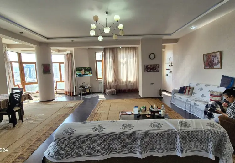 700 000 AZN - 4 otaqlı mənzil Satılır, Səbail, Bakı