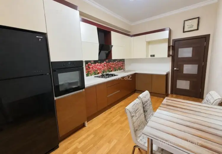 950 AZN - 3 otaqlı mənzil Kirayə (aylıq), Nizami, Bakı