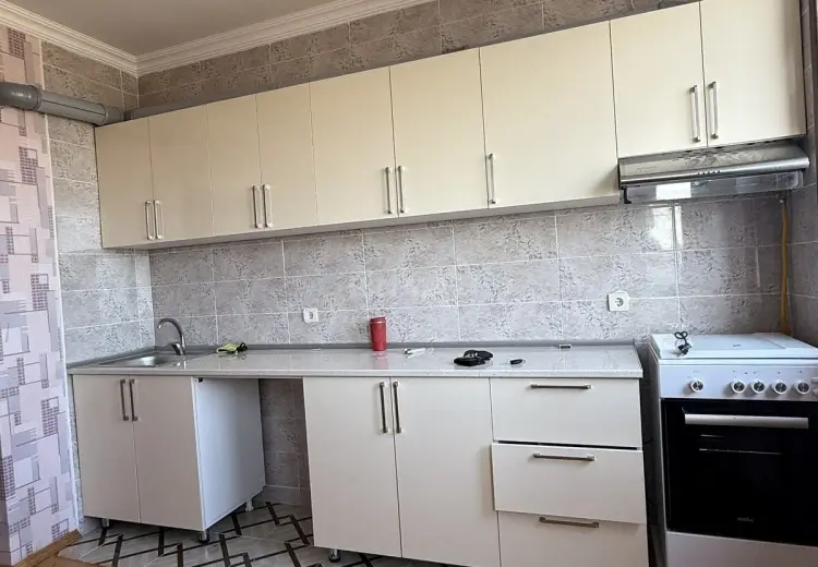 350 AZN - 4 otaqlı mənzil Kirayə (aylıq), Sahil qəs., Qaradağ, Bakı