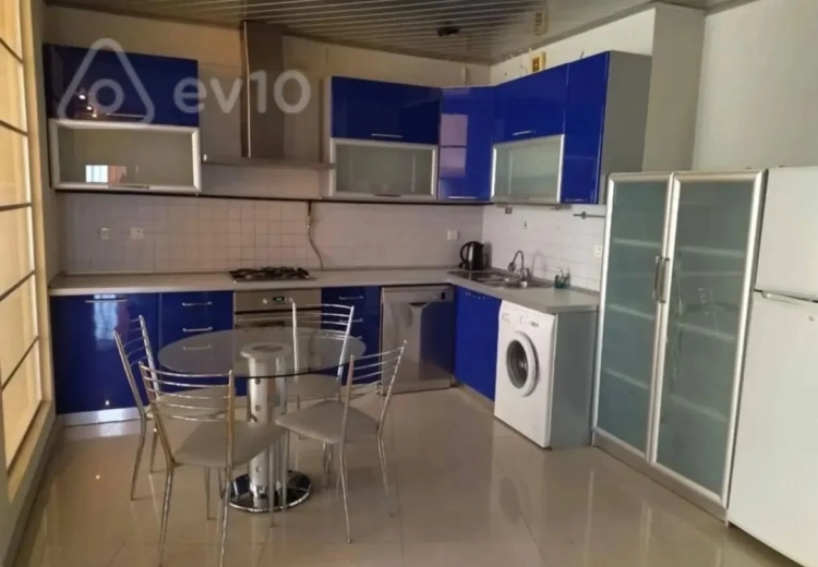 220 AZN - 3 otaqlı mənzil Kirayə (aylıq), Yasamal qəs., Yasamal, Bakı