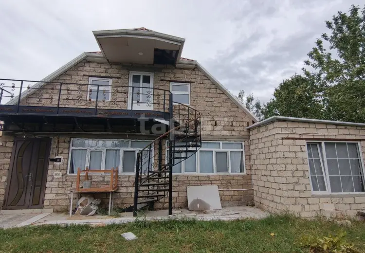 120 000 AZN - 5 otaqlı mənzil , Xaçmaz