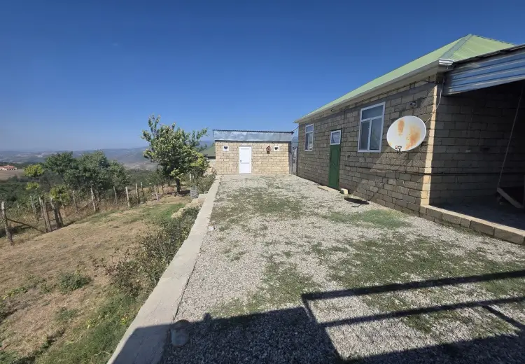 67 000 AZN - 4 otaqlı mənzil Satılır, Şamaxı