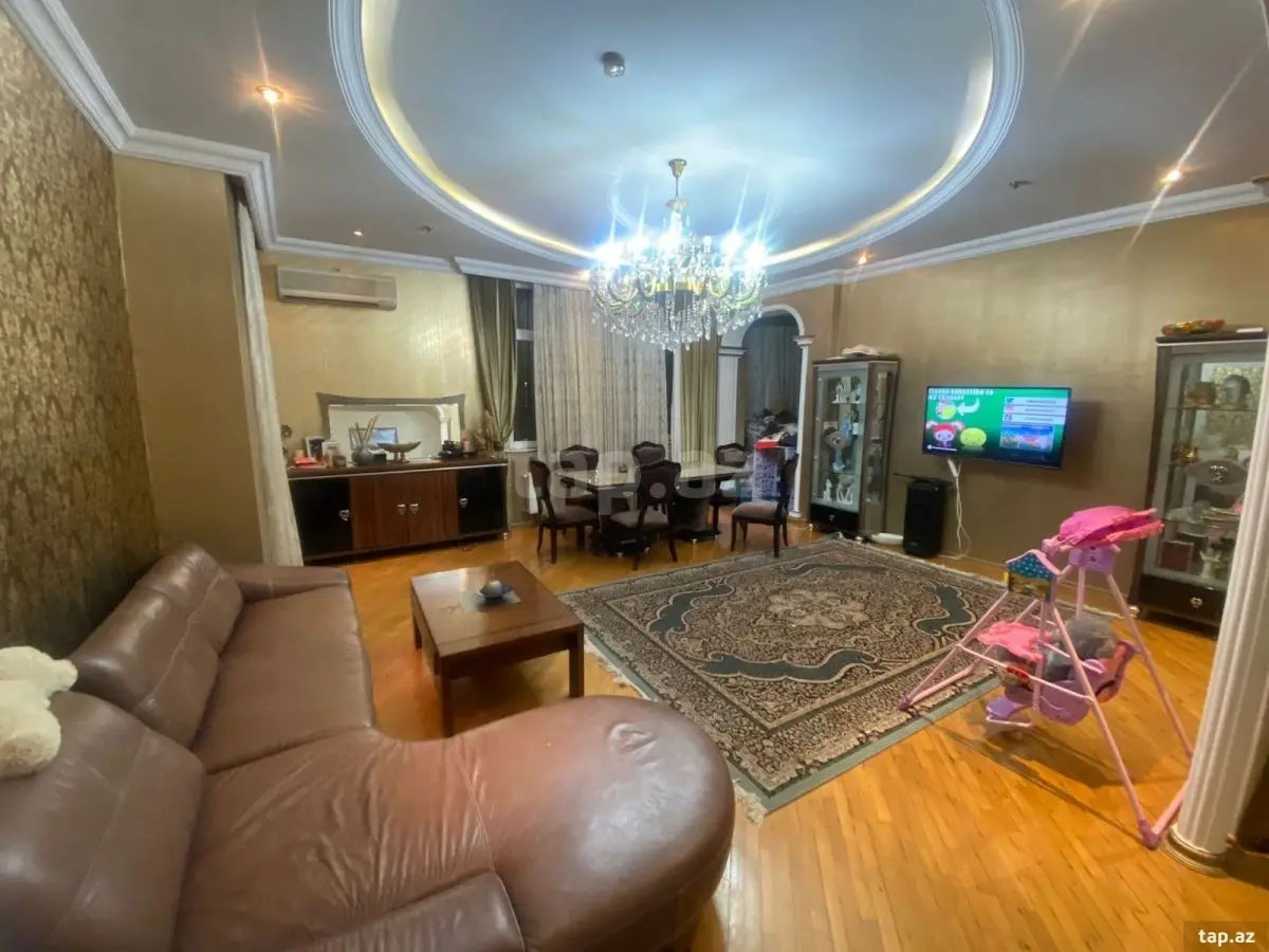 1 000 AZN - 3 otaqlı mənzil Kirayə (aylıq), Bakı
