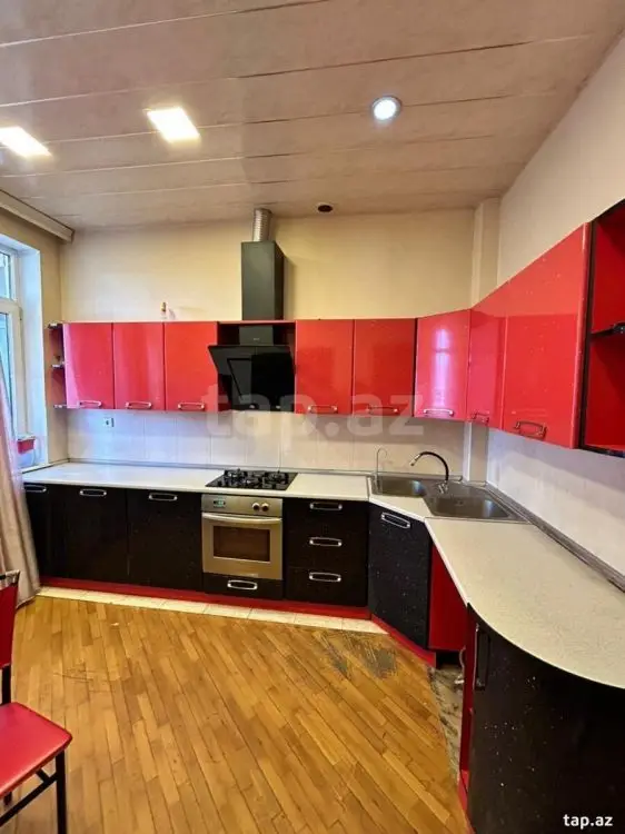 1 000 AZN - 3 otaqlı mənzil Kirayə (aylıq), Bakı