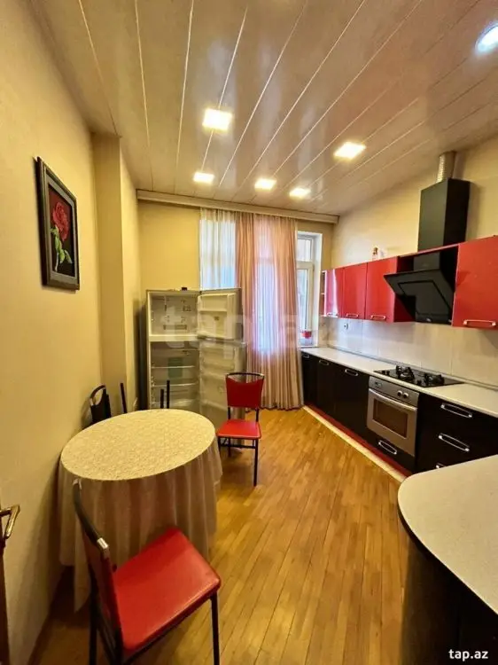 1 000 AZN - 3 otaqlı mənzil Kirayə (aylıq), Bakı