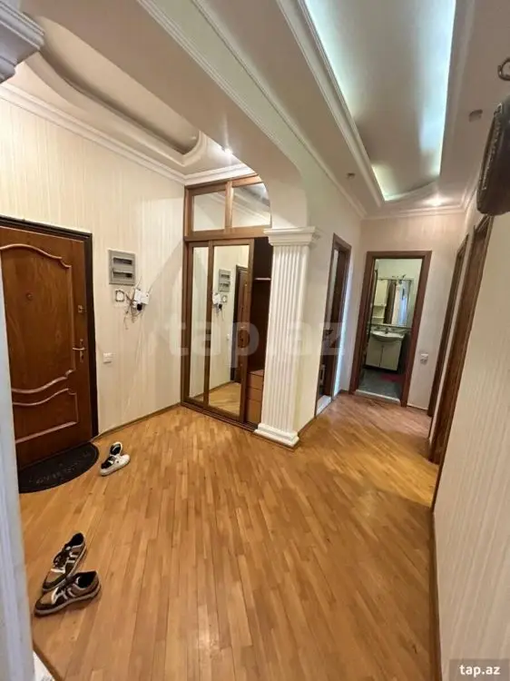 1 000 AZN - 3 otaqlı mənzil Kirayə (aylıq), Bakı